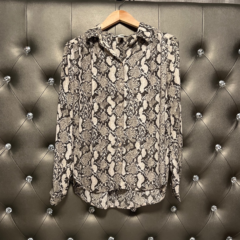 H&M blouse size 6